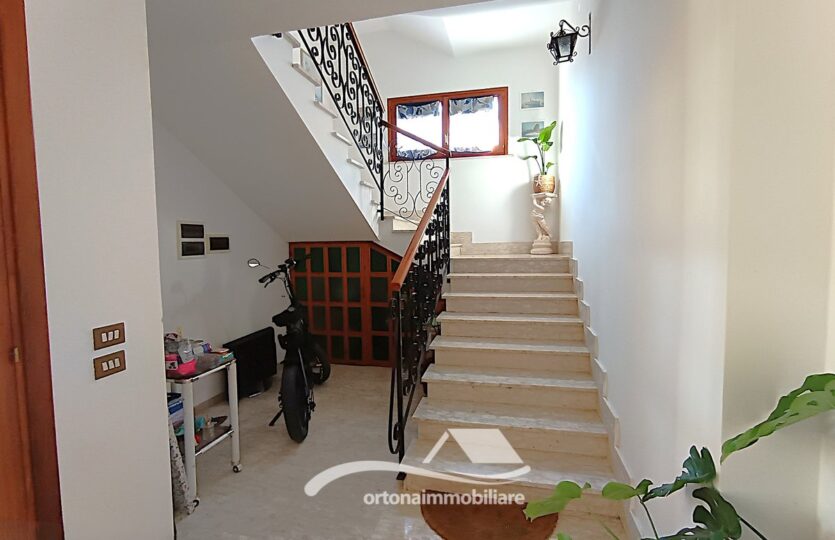 Vendesi appartamento in villa, Ortona c.da San Donato