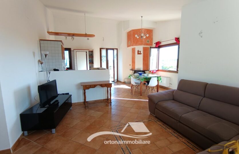 Vendesi appartamento in villa, Ortona c.da San Donato