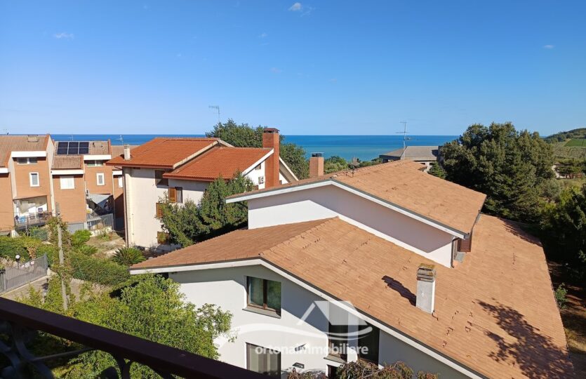Vendesi appartamento in villa, Ortona c.da San Donato
