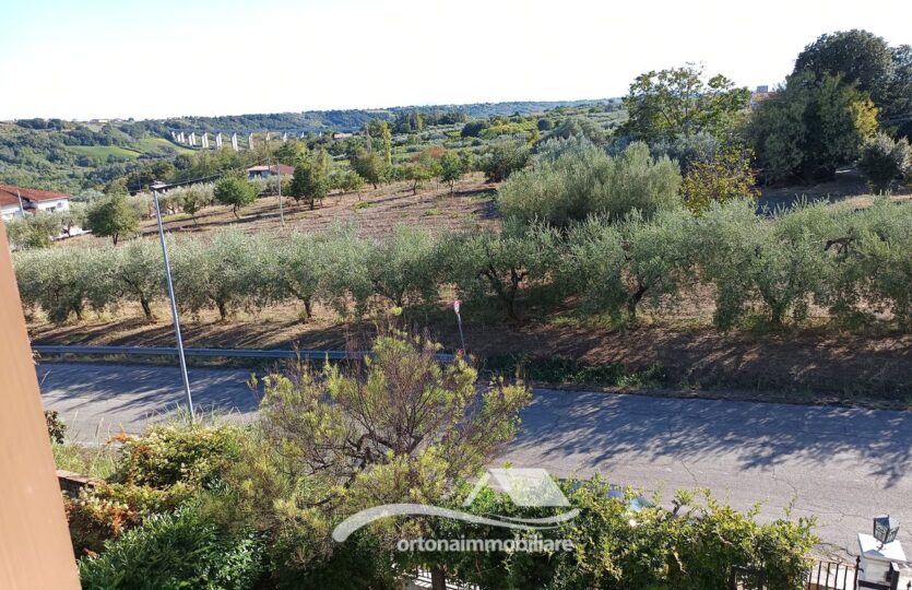 Vendesi appartamento in villa, Ortona c.da San Donato
