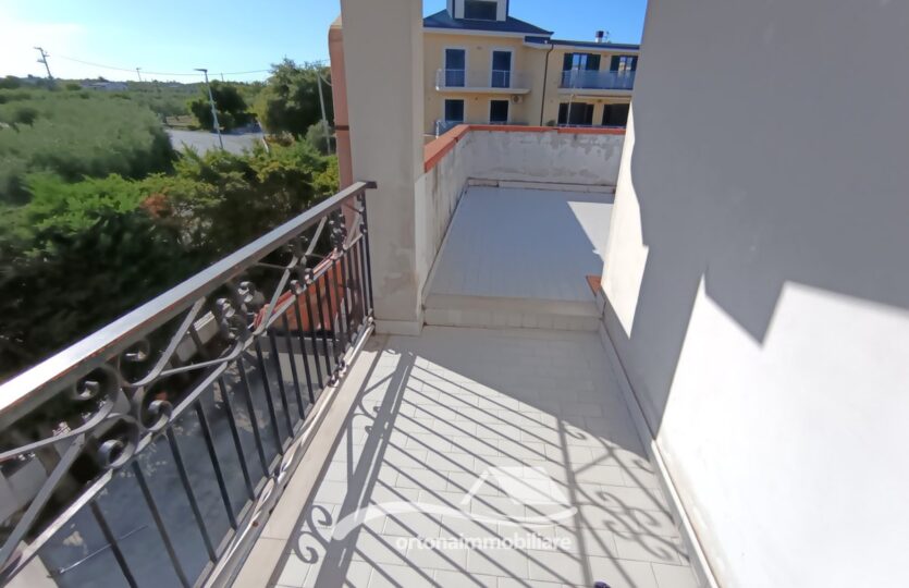 Vendesi appartamento in villa, Ortona c.da San Donato