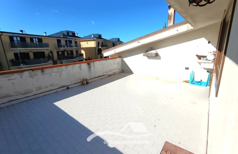Vendesi appartamento in villa, Ortona c.da San Donato