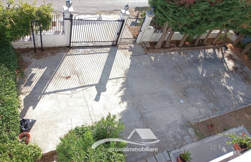 Vendesi appartamento in villa, Ortona c.da San Donato