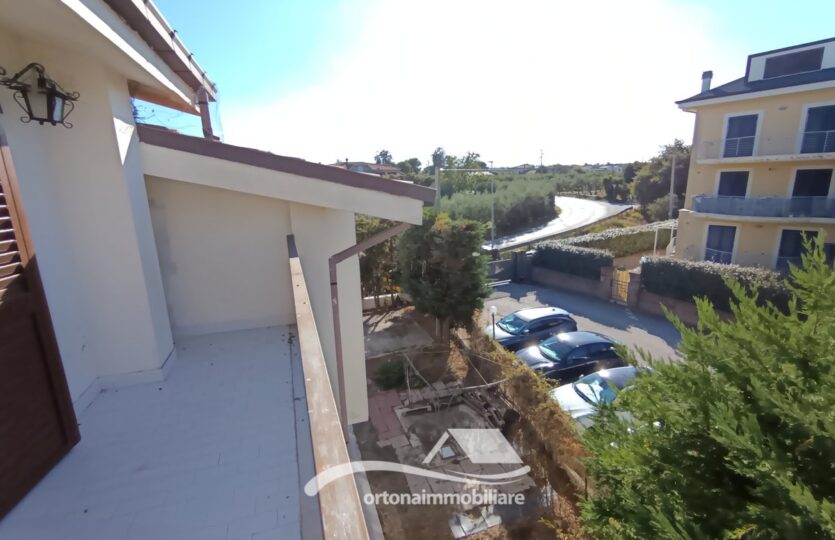 Vendesi appartamento in villa, Ortona c.da San Donato