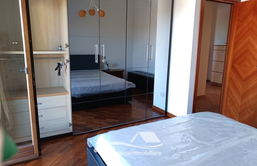 Vendesi appartamento in villa, Ortona c.da San Donato