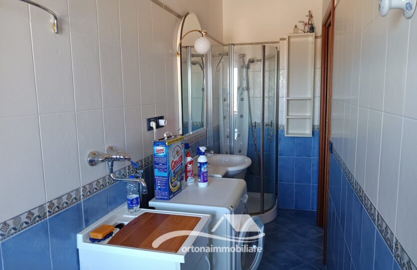 Vendesi appartamento in villa, Ortona c.da San Donato